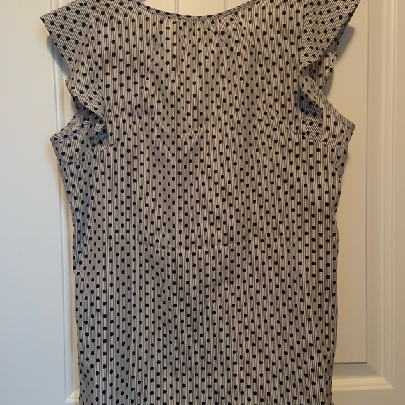 ✨HOST PICK ✨2/$25 🌺NWT MaternityBlouse w flutter sleeve - Picture 7 of 7